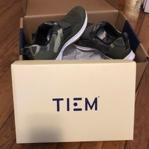 New In Box TIEM Womens Slipstream Cycle Shoes